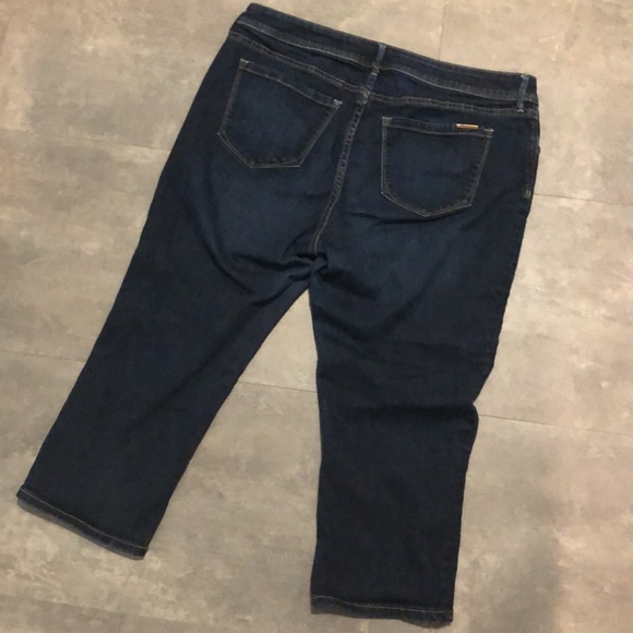 Jean Capris - Picture 3 of 6